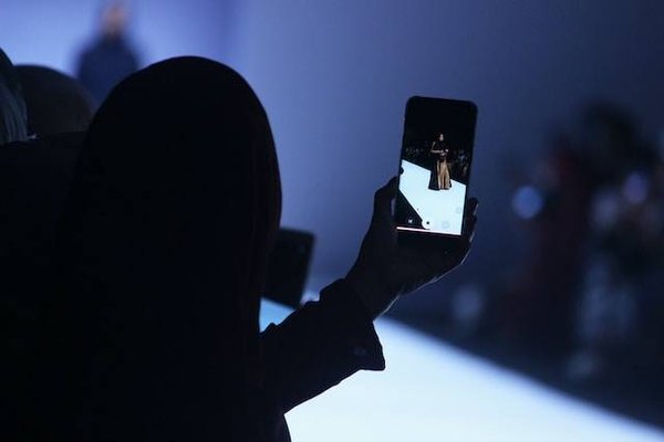 Comment participer à un événement de mode du moment en ligne ?