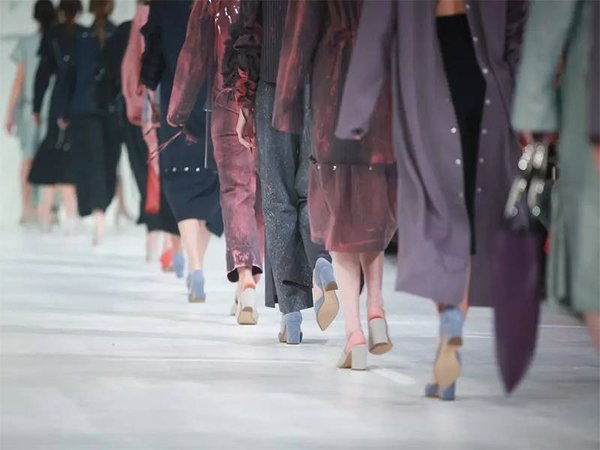 Voyage au cœur de la Fashion Week de Paris