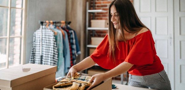 Les avantages de souscrire un box de vêtements pour femme